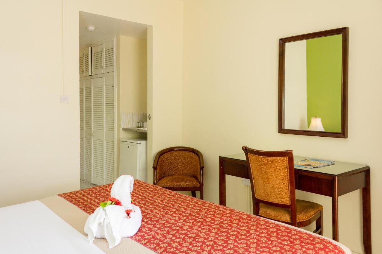 Bay Gardens Hotel Гроз-Иле Номер фото