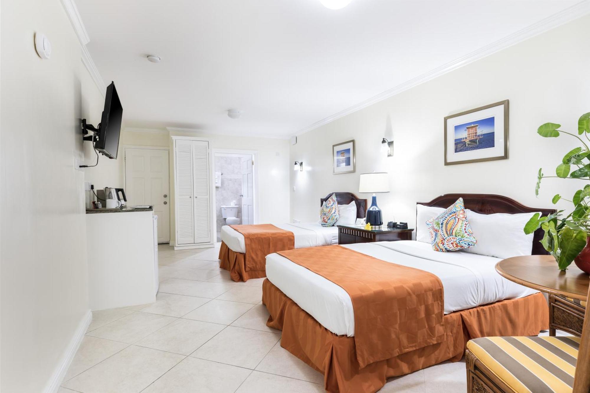 Bay Gardens Hotel Гроз-Иле Экстерьер фото